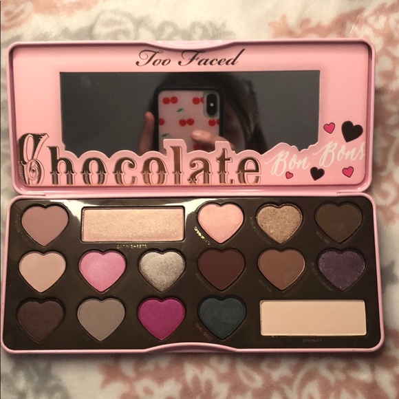 Too Faced ”chocolate bon bons” eyeshadow palette - Picture 1 of 3
